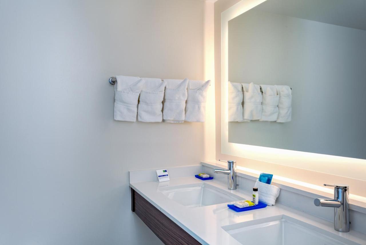 Holiday Inn Express Tampa-Brandon By Ihg Kültér fotó
